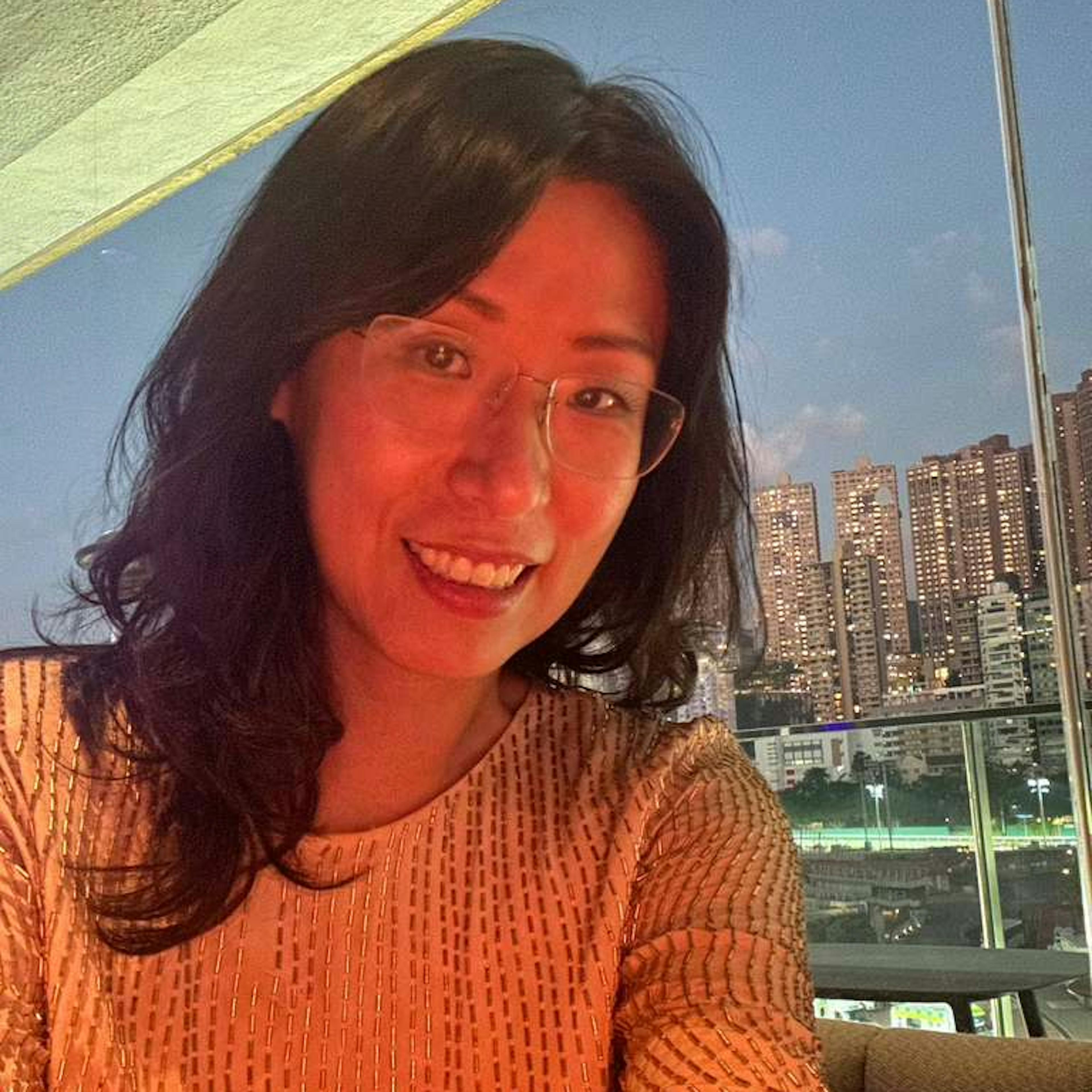 positive-review-female