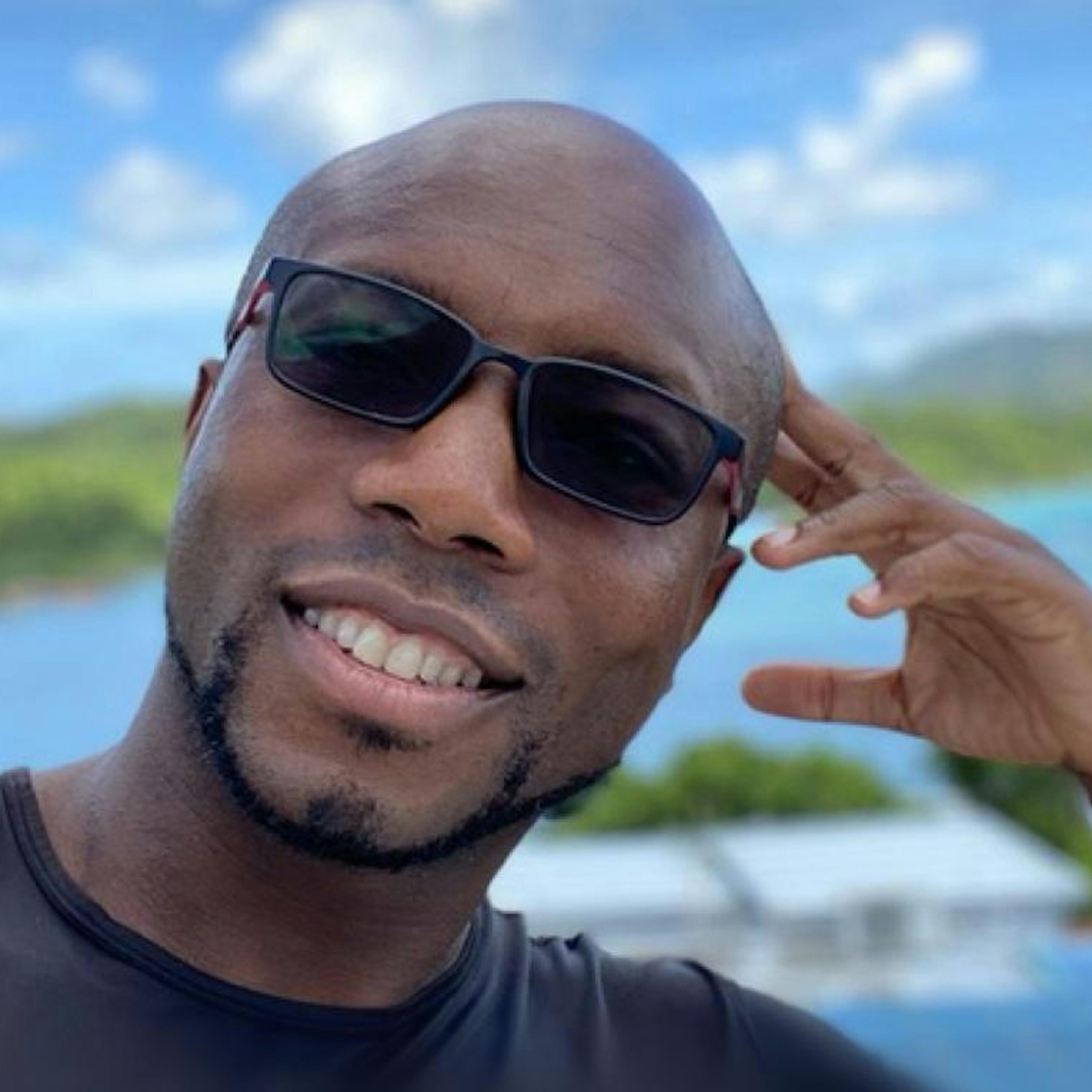 positive-review-male