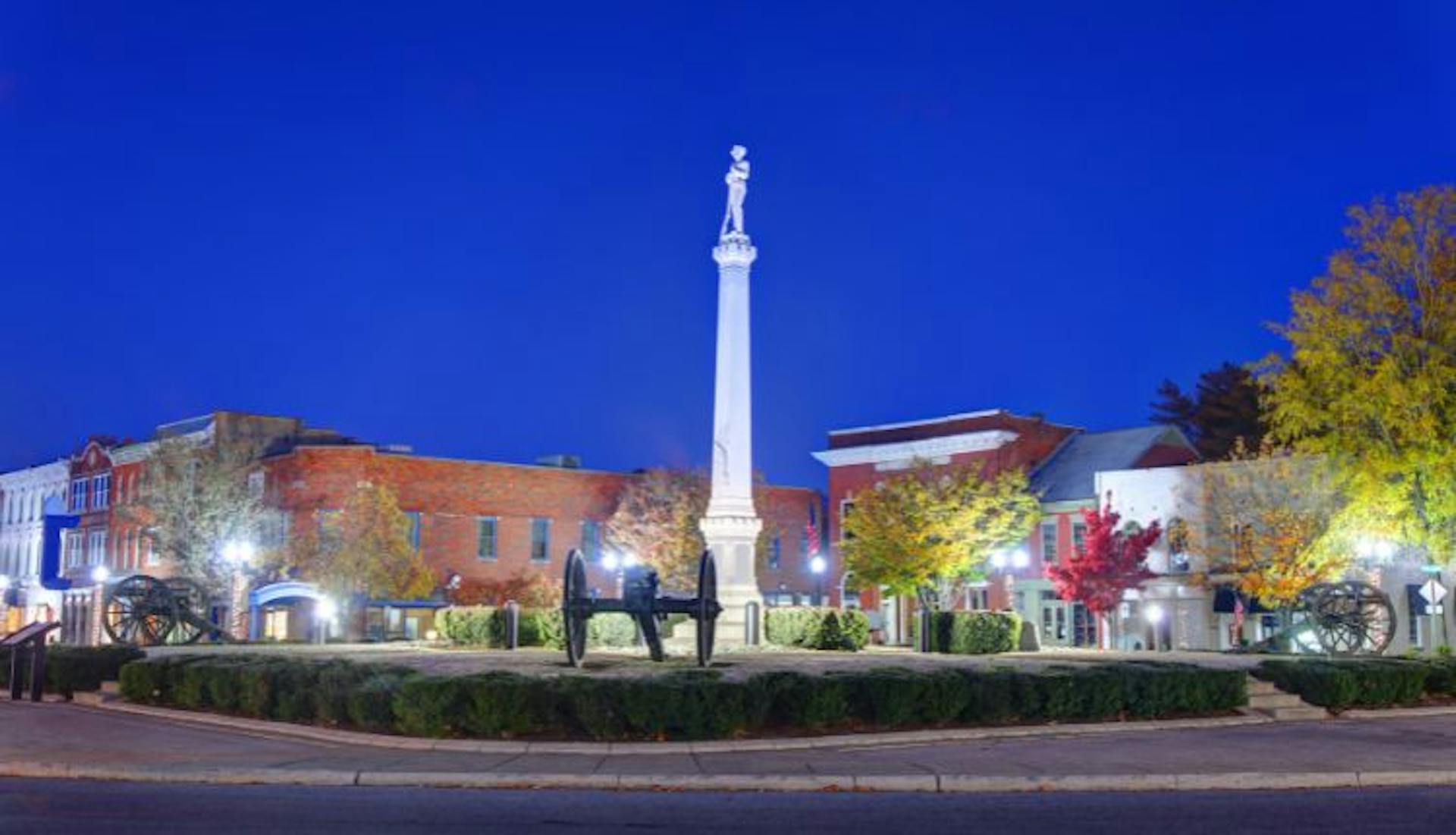 Downtown Franklin, Tennessee at night.