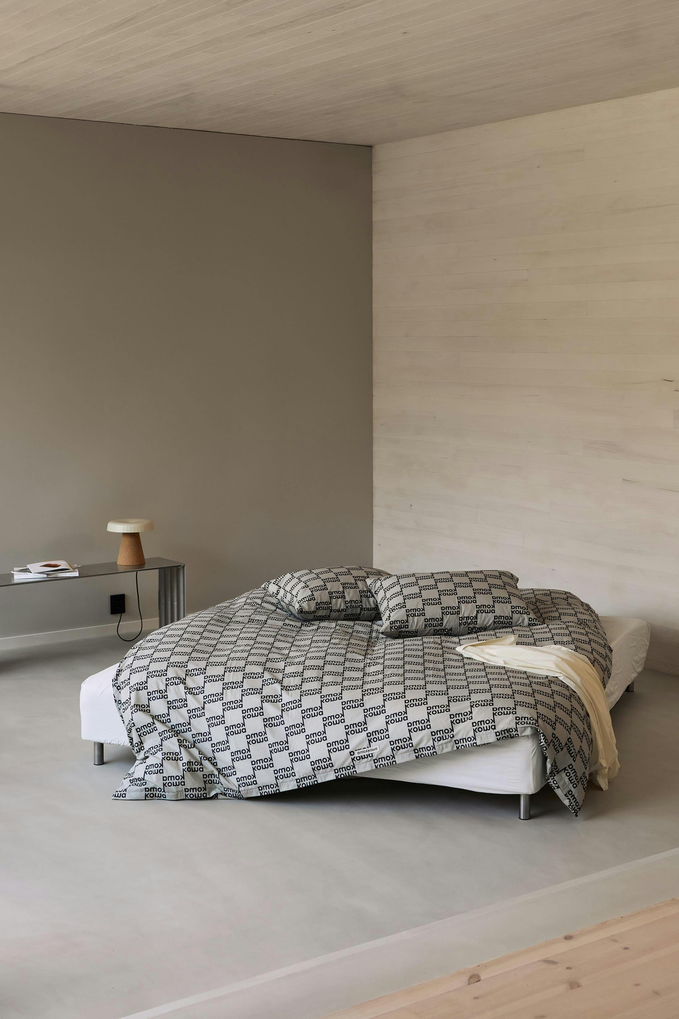 Sengetøy fra Amokamok i fargen Amok Social Beige