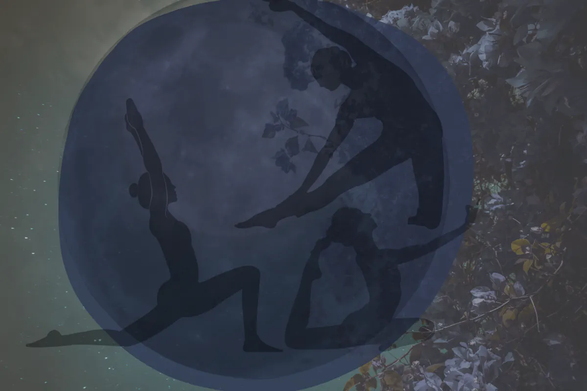 Dunkelblauer runder Mond und darin in schwarz Frauen in Asana