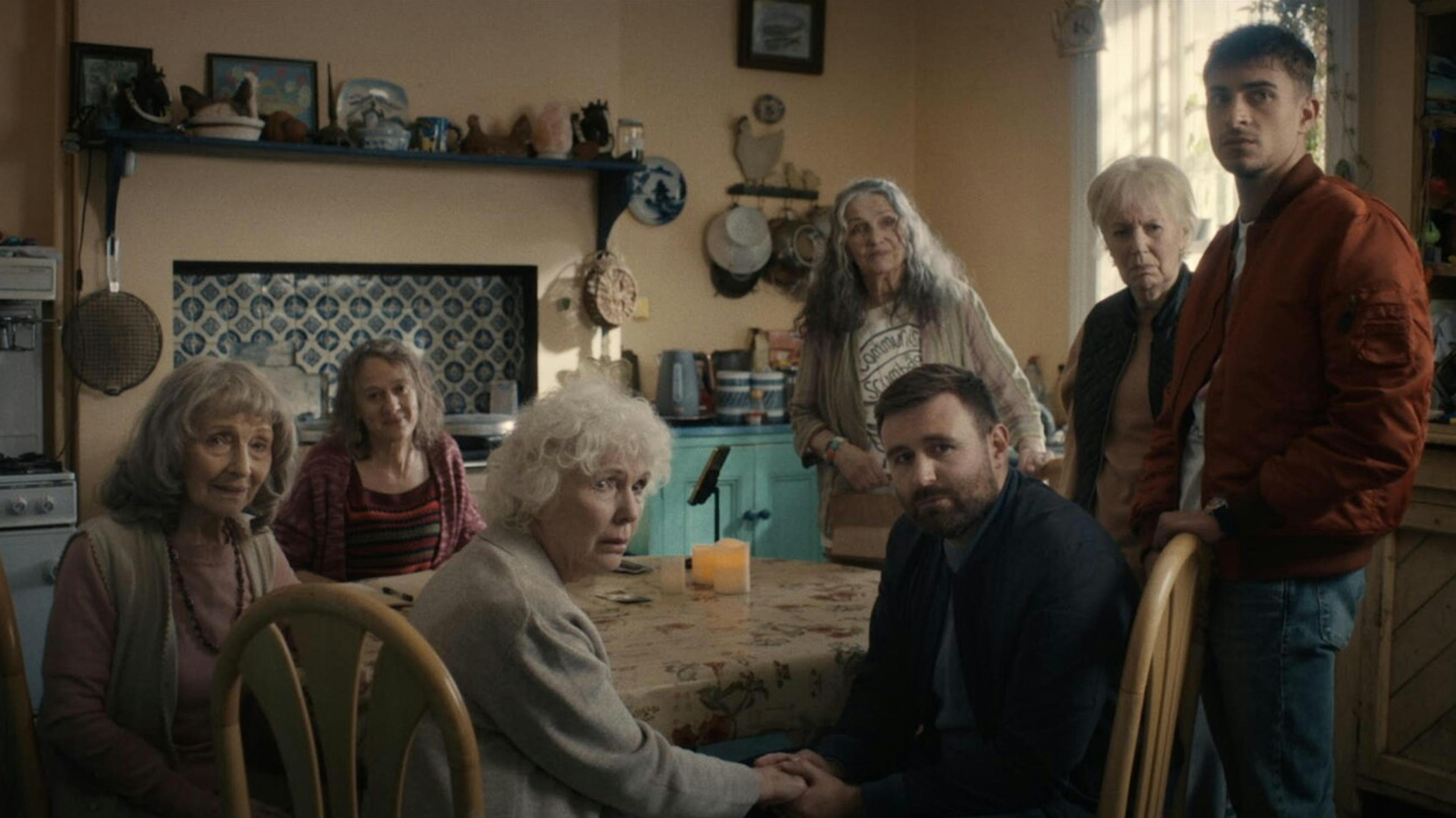 Affiche de l'événement Ciné-conférence : comment parler à sa mère ?