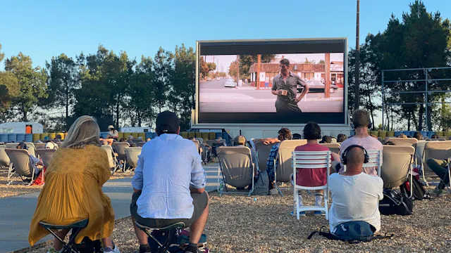 Affiche du cinéma Votre cinéma en plein air avec mk2