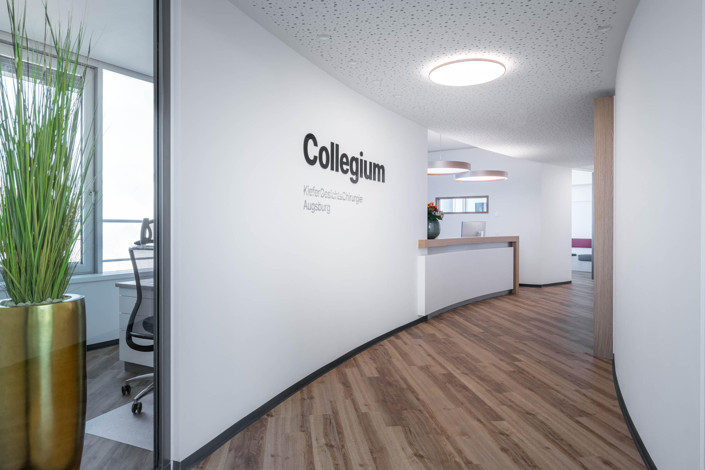 Practice oral and maxillofacial surgery in Pferseepark