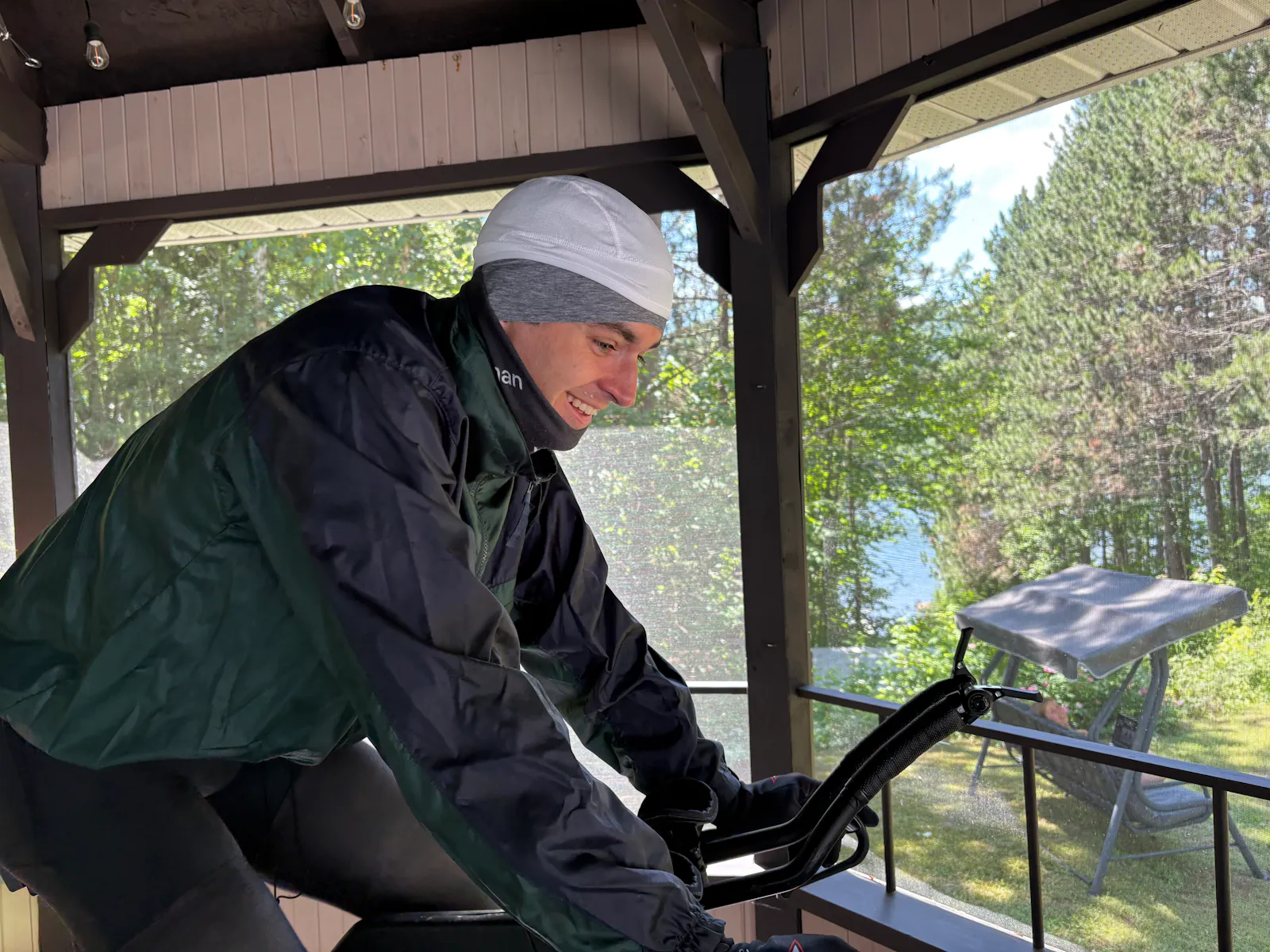 Coach Gab qui fait du heat training après une longue sortie d'endurance