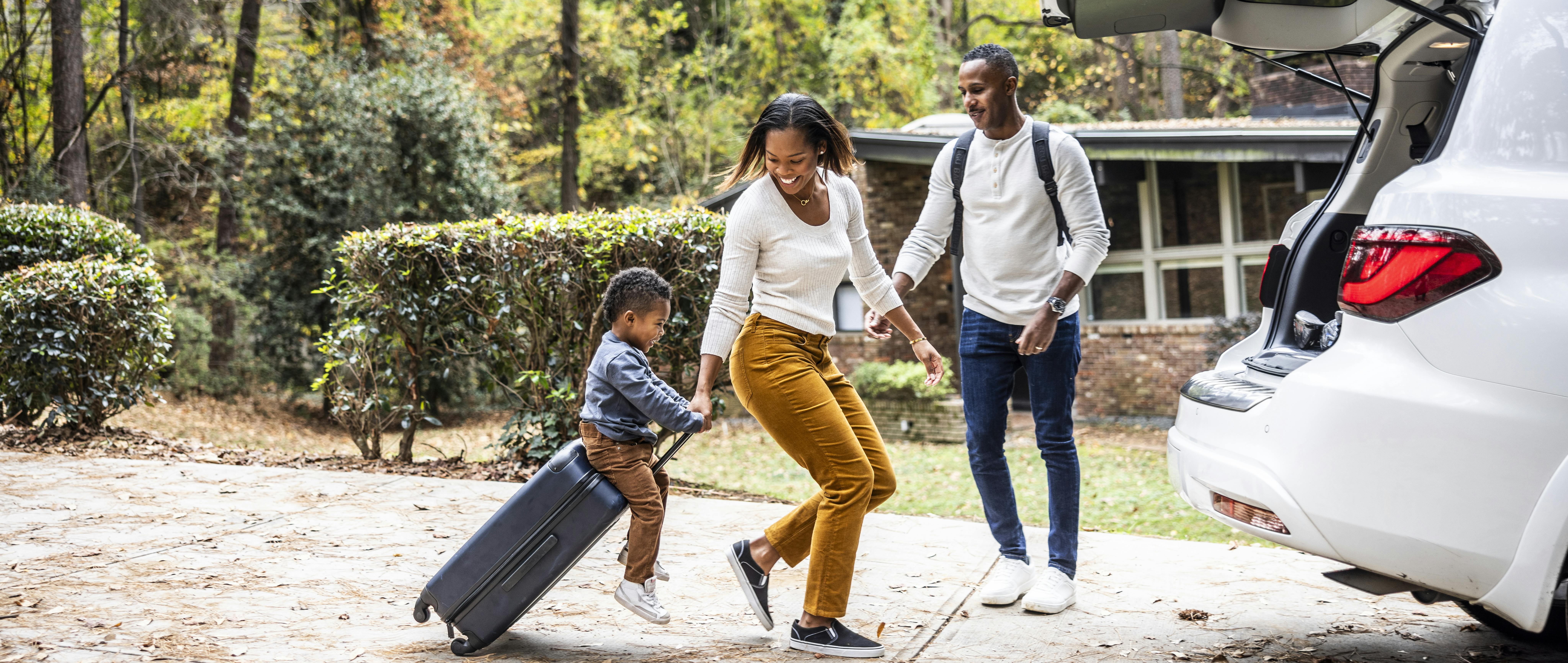 Family packing the car up for their holiday