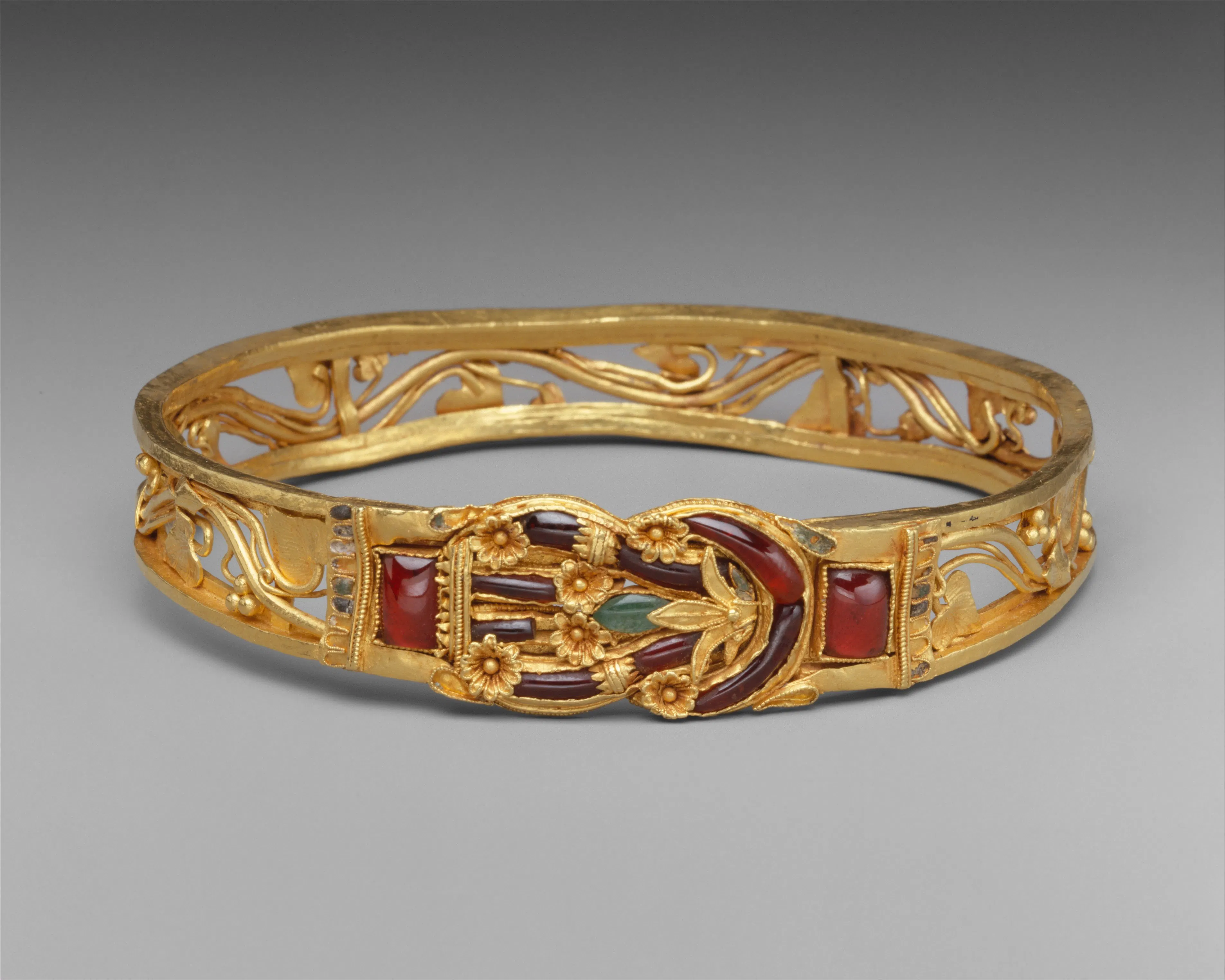 Gold armband with Herakles knot, Purchase, Mr. and Mrs. Christos G. Bastis Gift, 1999 the Met