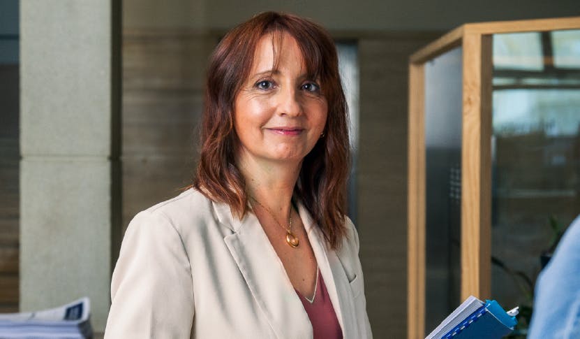 Sonia, agent d’accueil à la mairie de Biarritz.