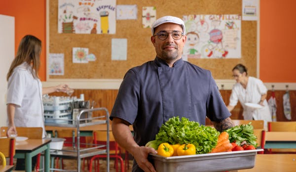Guillaume, agent de restauration scolaire à Billy