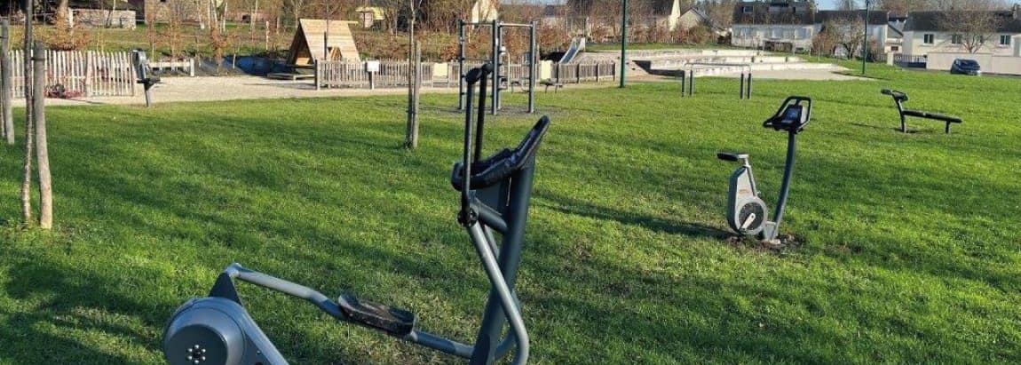 L'aire de jeux Kompan à La Roche-Neuville