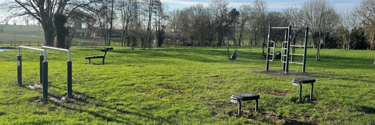 L'aire de jeux Kompan à La Roche-Neuville
