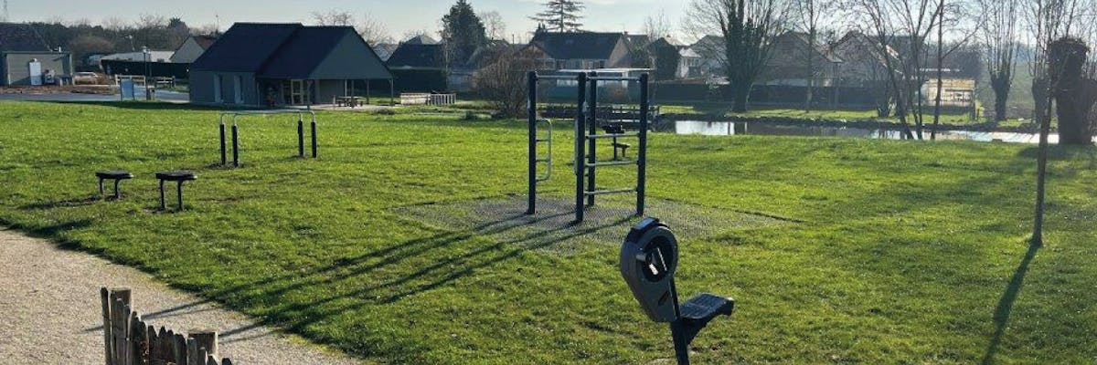 L'aire de jeux Kompan à La Roche-Neuville