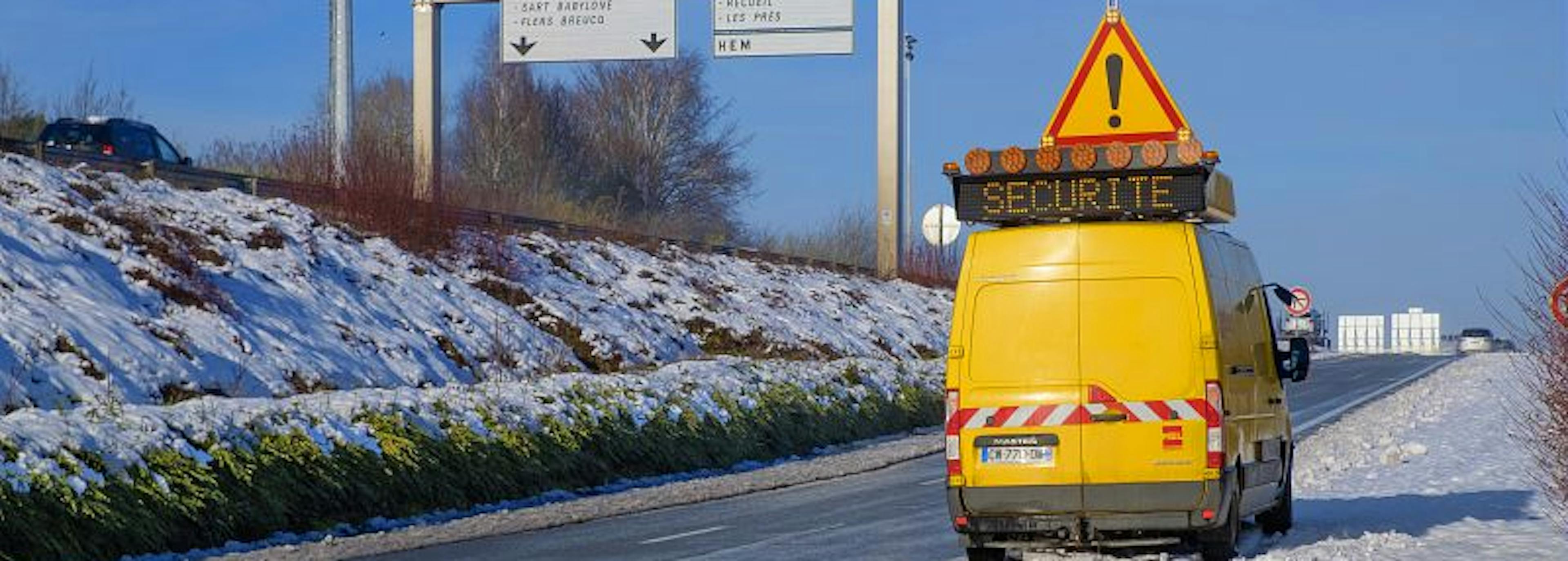 Intervention des équipes de voirie de la métropole européenne de Lille