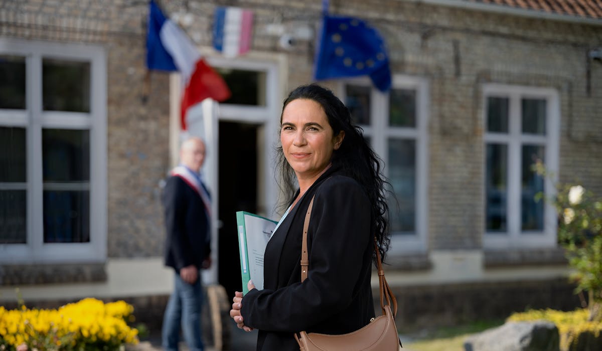 Karine, secrétaire de mairie