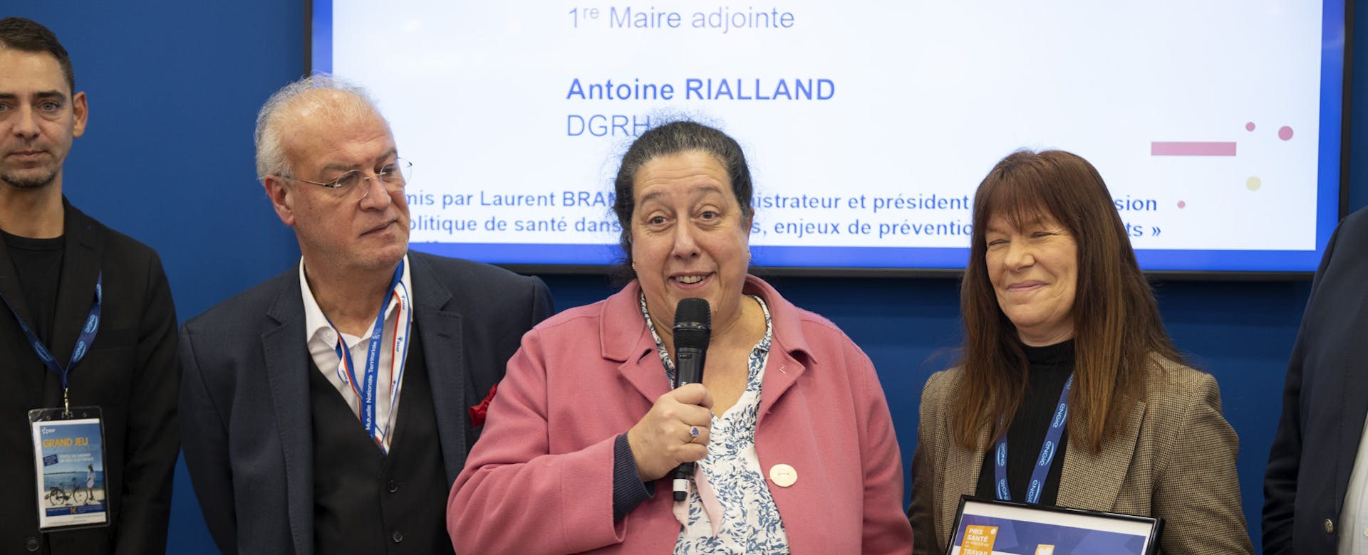 PSMT 2023 remise du Coup de cœur des militants et des collaborateurs de la MNT à la ville de Poissy