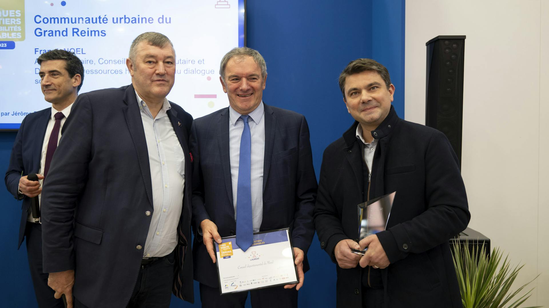 PSMT 2023 remise du Prix risques routiers et mobilités durables par Didier Bée et Jérôme Baloge au CD 59