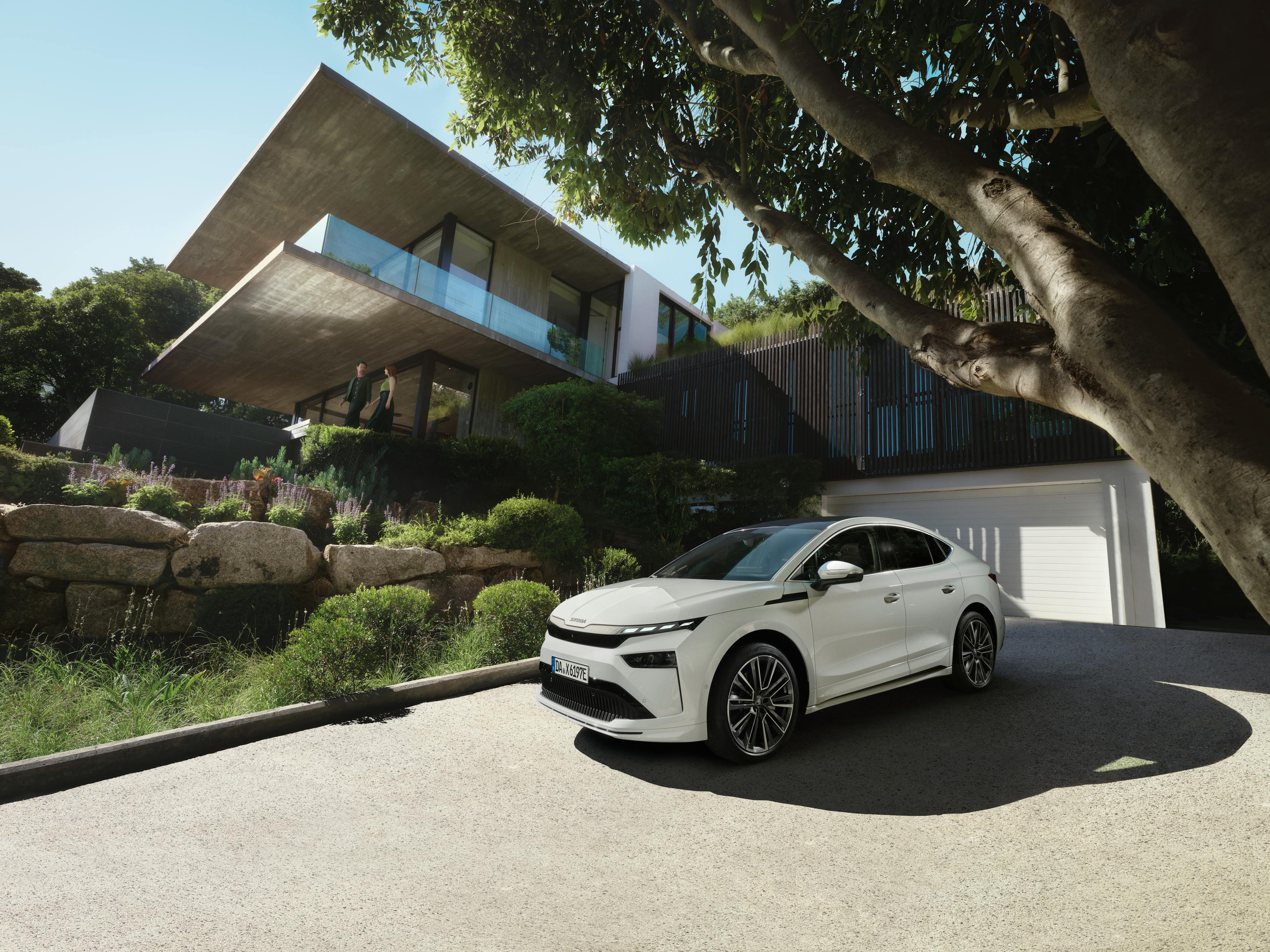 New Enyaq Coupe 2025 Launch Beauty Shot 3 Family House Static