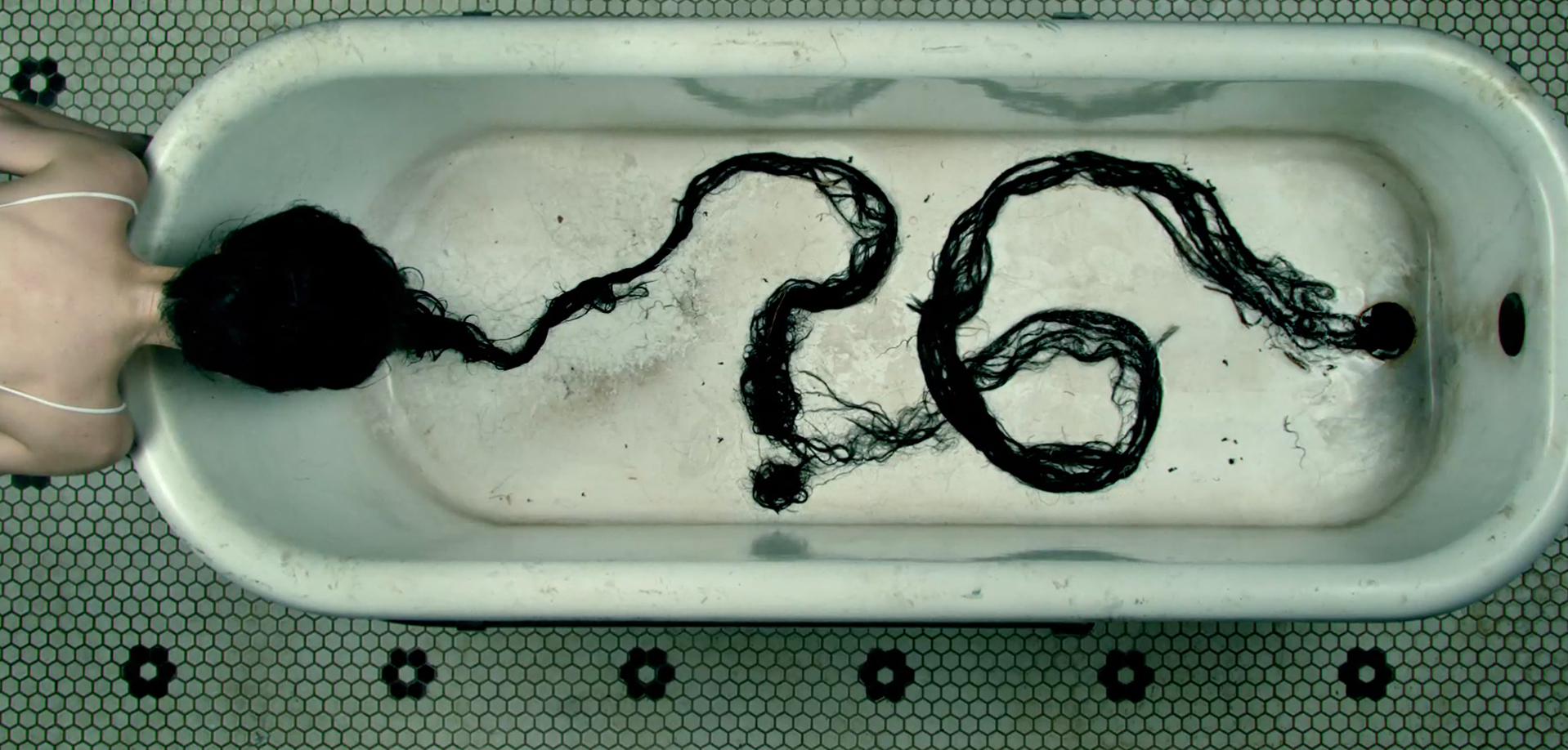 TV15 - Bathing Beauty