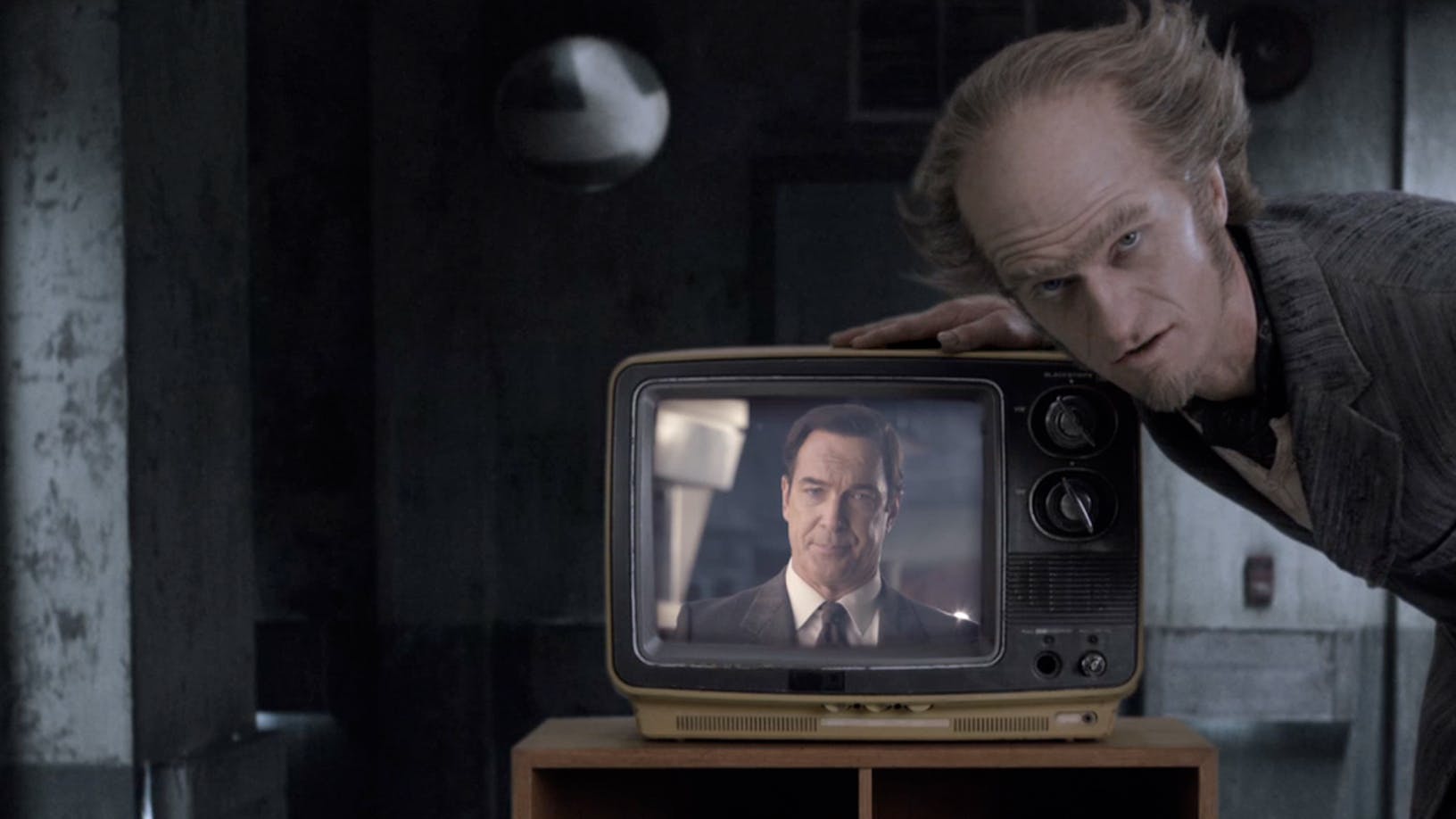 A Series of Unfortunate Events S2 hero photo