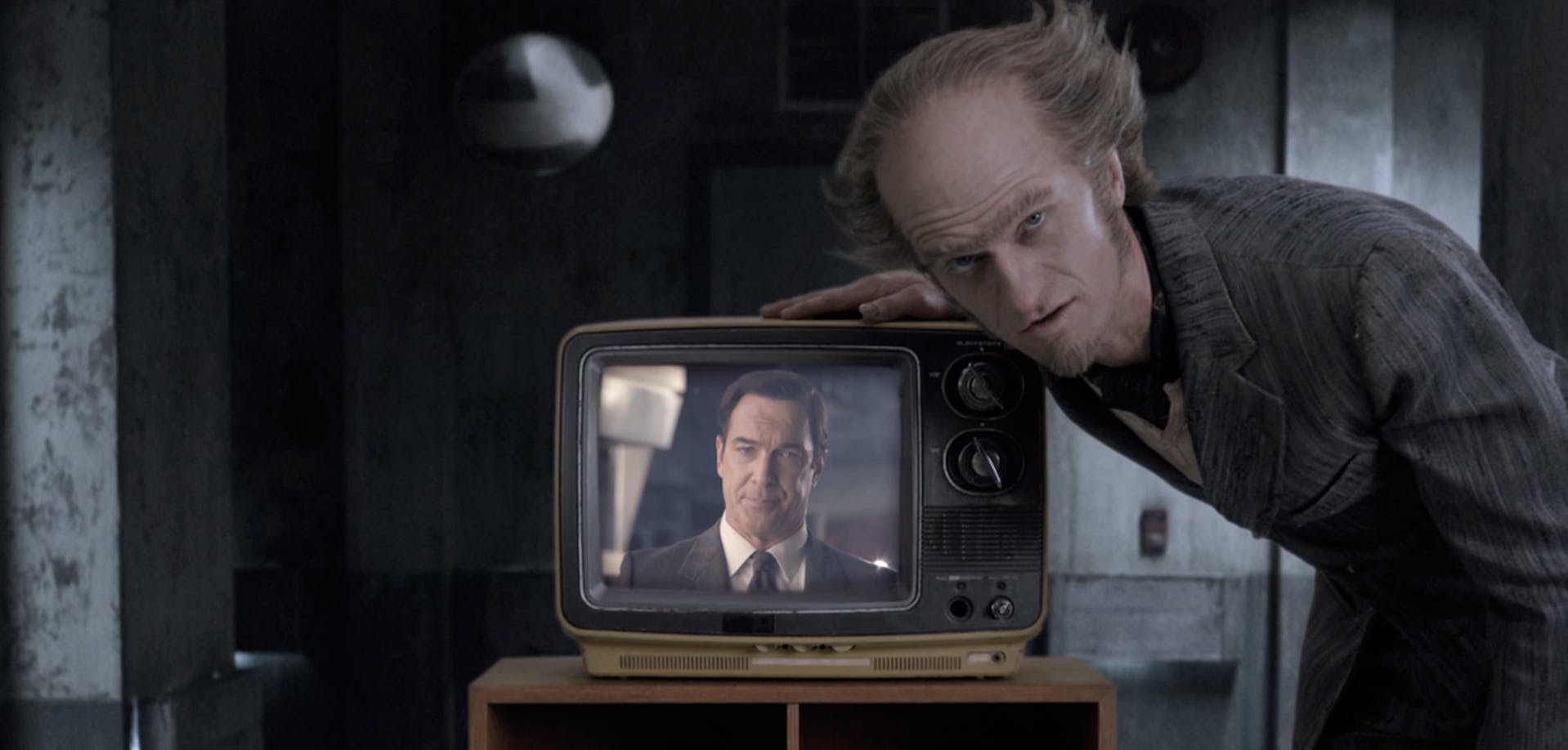 A Series of Unfortunate Events S2 hero photo