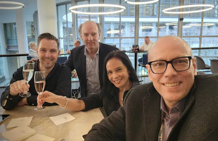 modus team group photo