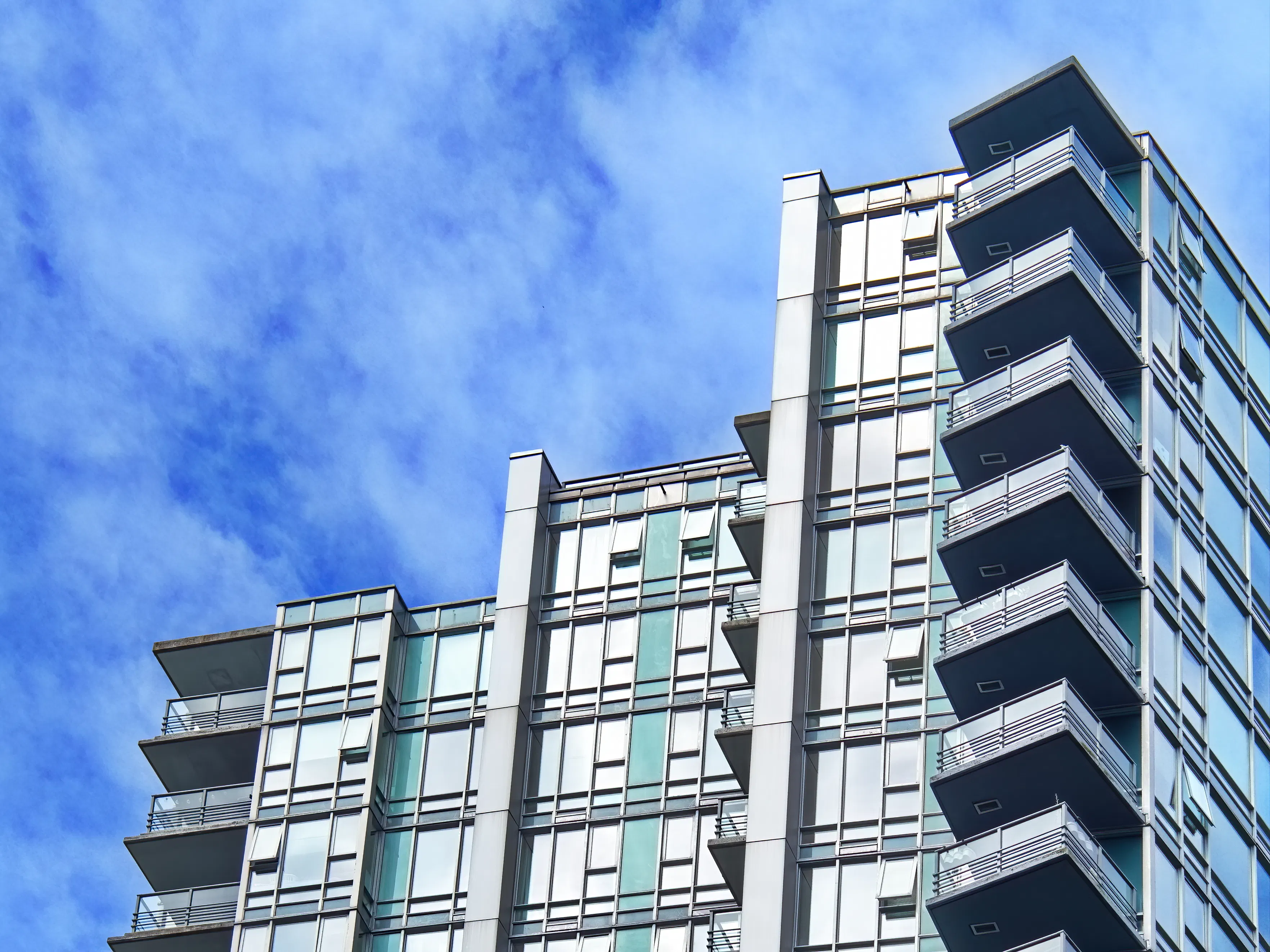 ファミリー区分マンションで不動産投資デビュー!毎月約3.5万円の黒字収支を実現|神奈川県【不動産投資ローン 借り入れ事例】