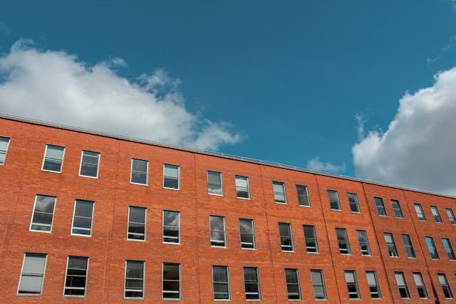 築古一棟アパートを借り入れし、毎月12.6万円超の黒字収支を実現【アパートローン 借り入れ事例】