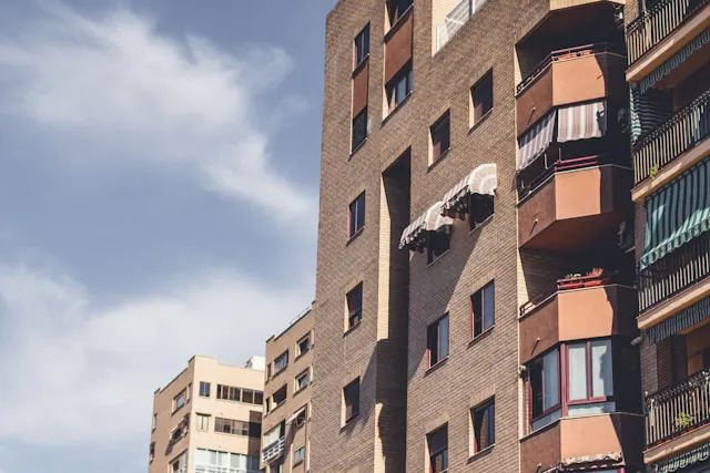 【住宅ローンから不動産投資ローンへの借り換え事例】東京都台東区の1K区分マンションを自己資金10万円以内で借り換え！