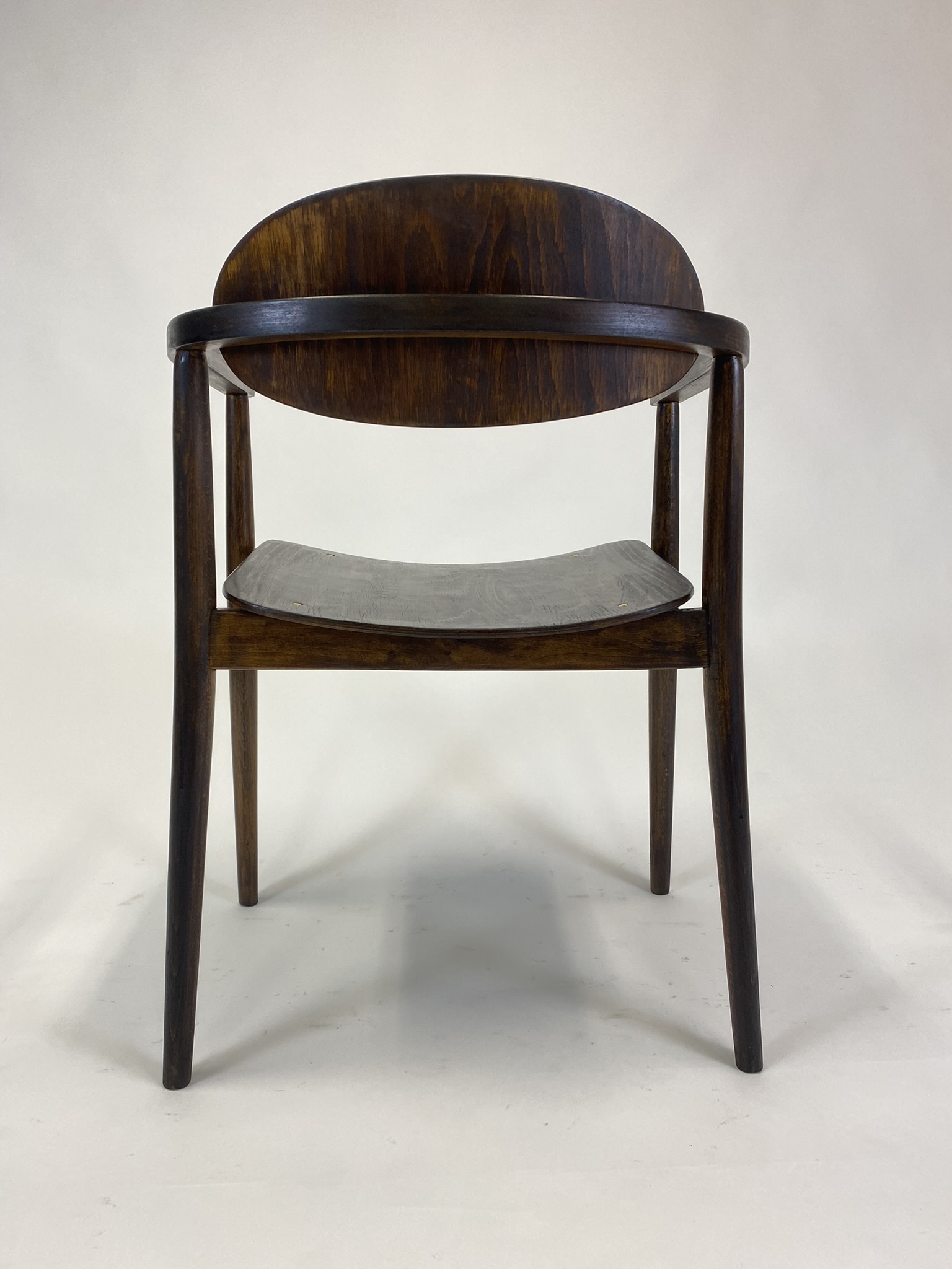 Celodřevěné křeslo - Šuman