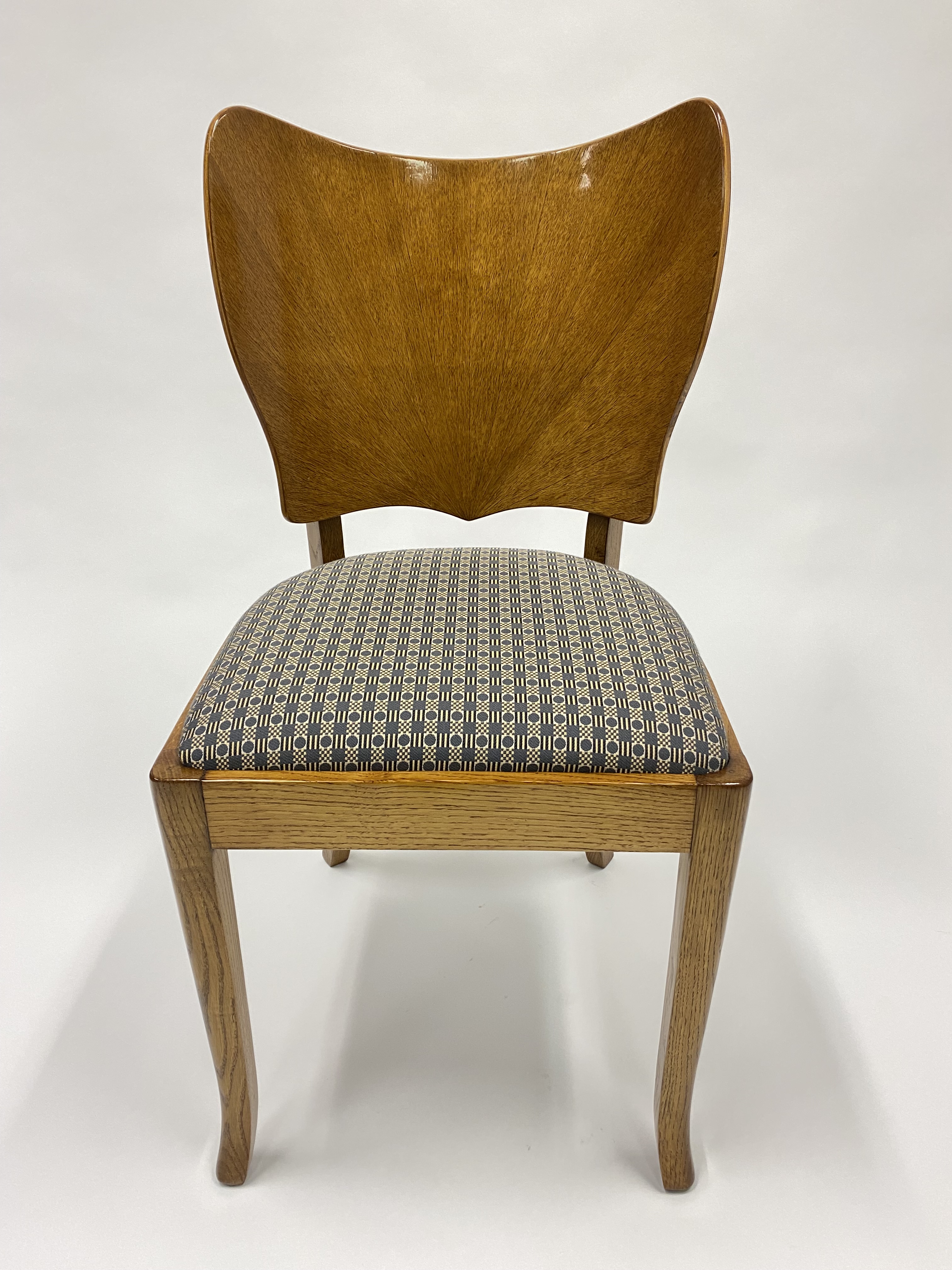 čalouněná starožitná židle - raritní kus