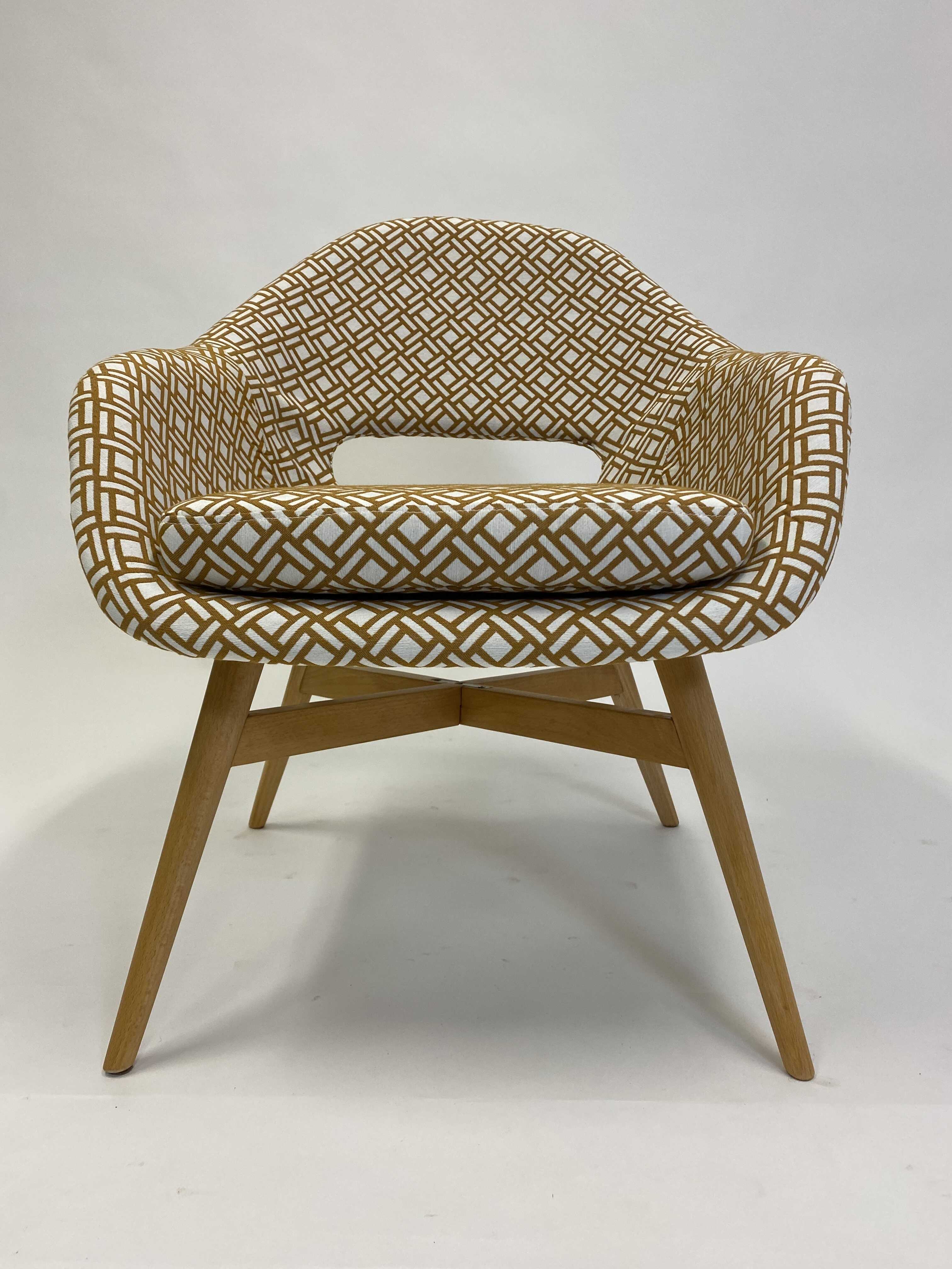 Skořepinová křesla – Miroslav Navrátil