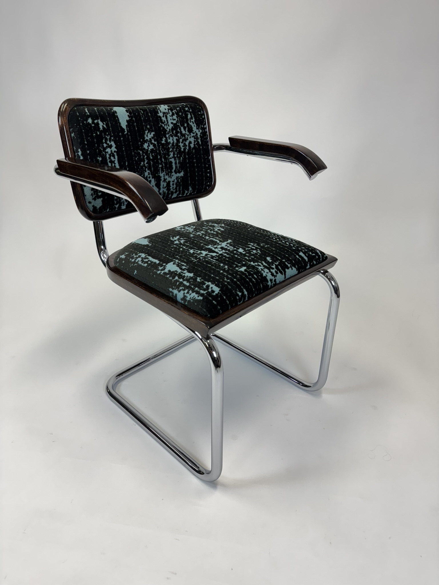 Křesla B64 – design Marcel Breuer