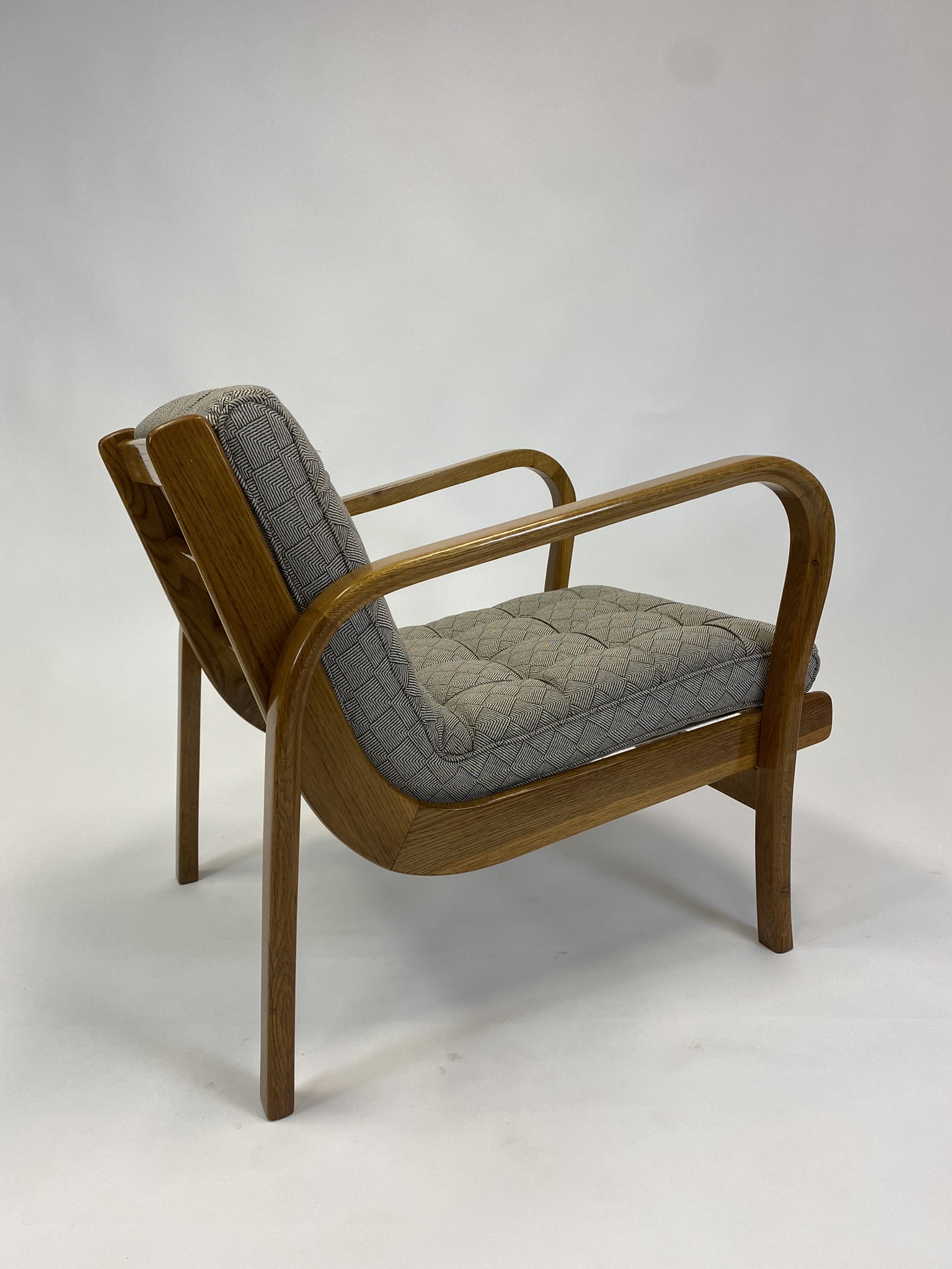 Křesla Kropáček & Koželka – varianta z dubového masivu