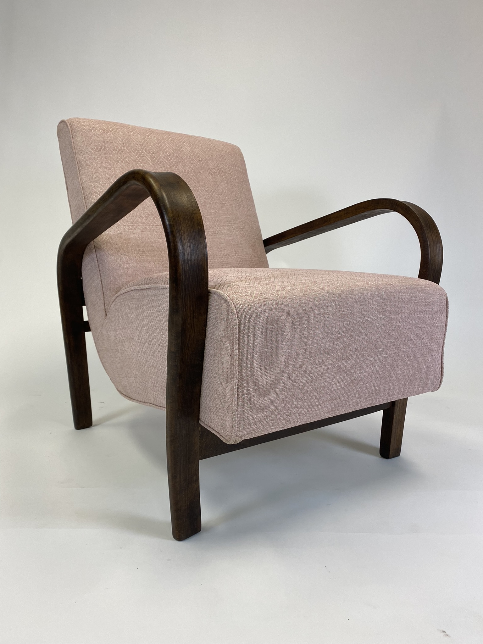 Křeslo HF-11 – design Jindřich Halabala