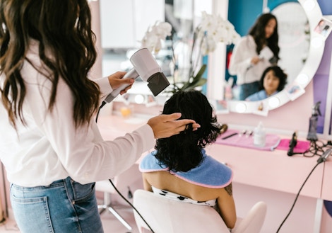 How to Use Instagram Stories to Help Your Salon Stand Out?