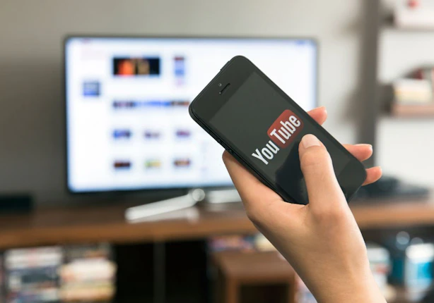 Crie capas profissionais no YouTube com templates padronizados