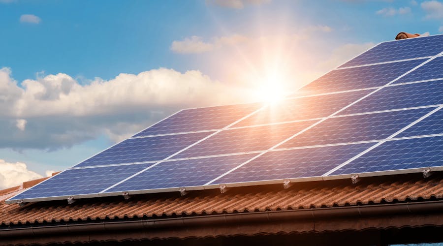 Installation panneaux solaires : tout ce qu'il faut savoir