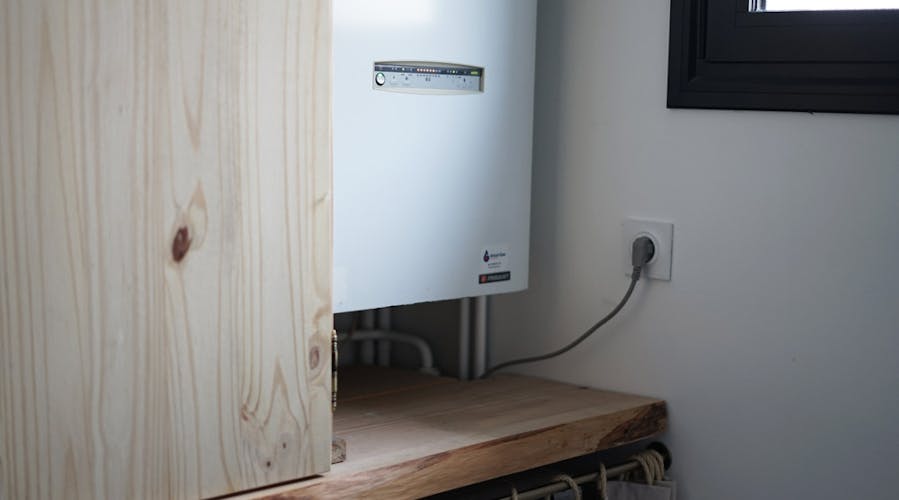 Chauffe-eau fonctionne au photovoltaïque