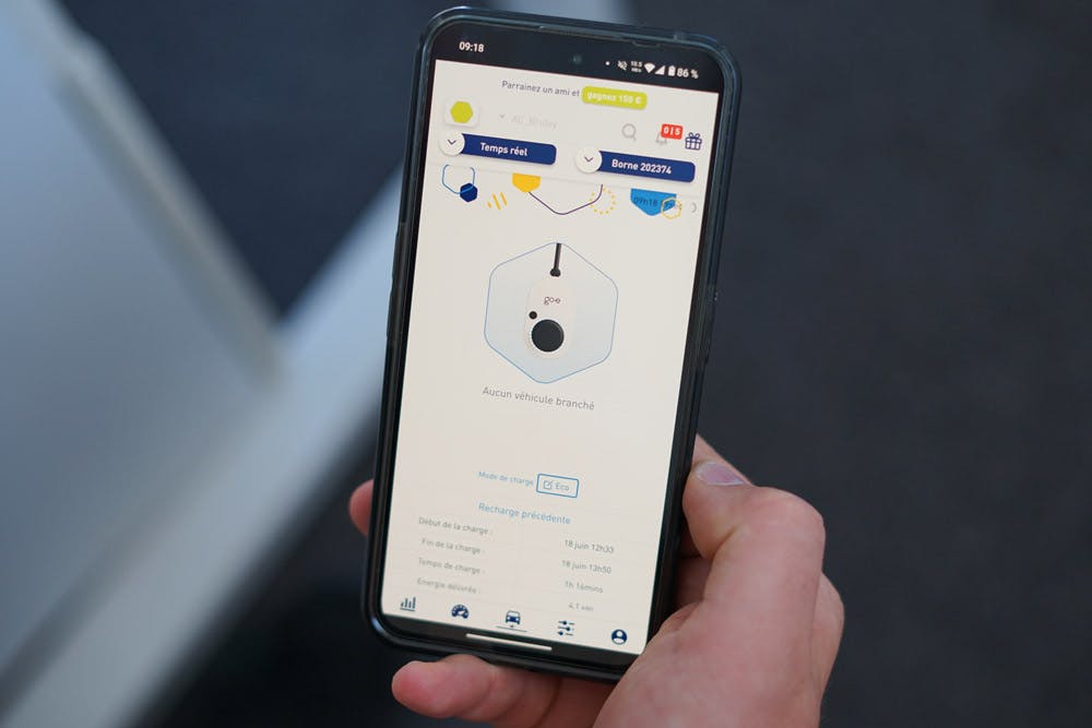 Application suivi borne de recharge solaire - Monabee