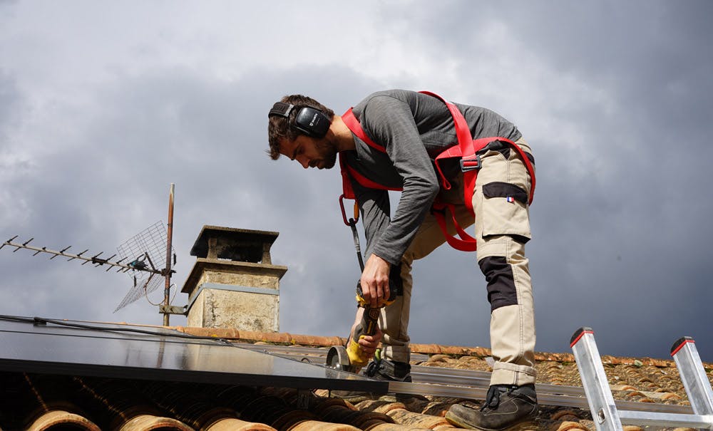 Installateur de panneaux solaires - equipe Monabee