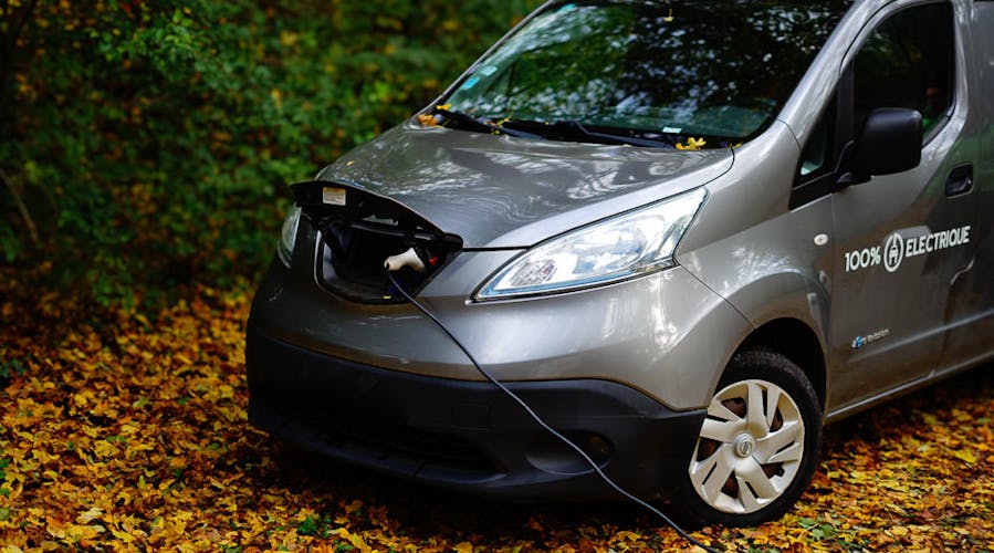 voiture électrique recharge solaire