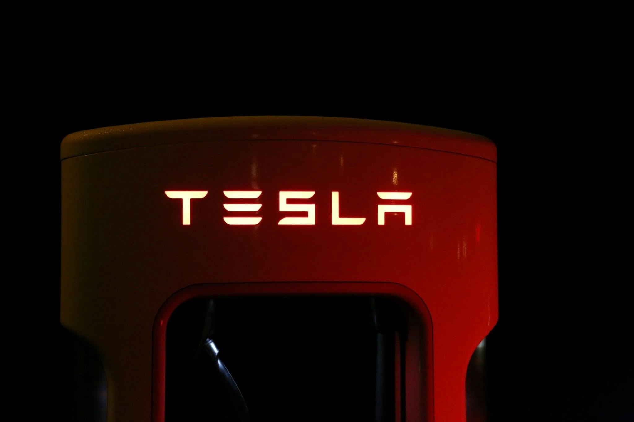Tesla - Monabee entreprise panneaux photovoltaïques