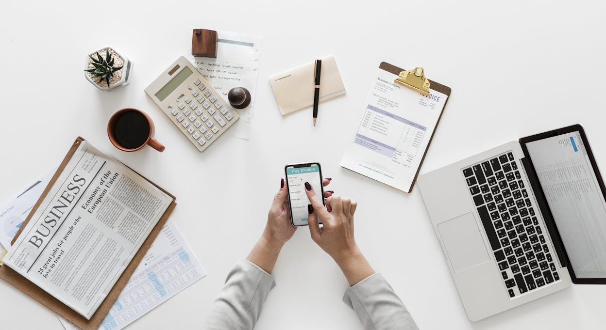 Merchant Account vs Payment Gateway: How They Work Together