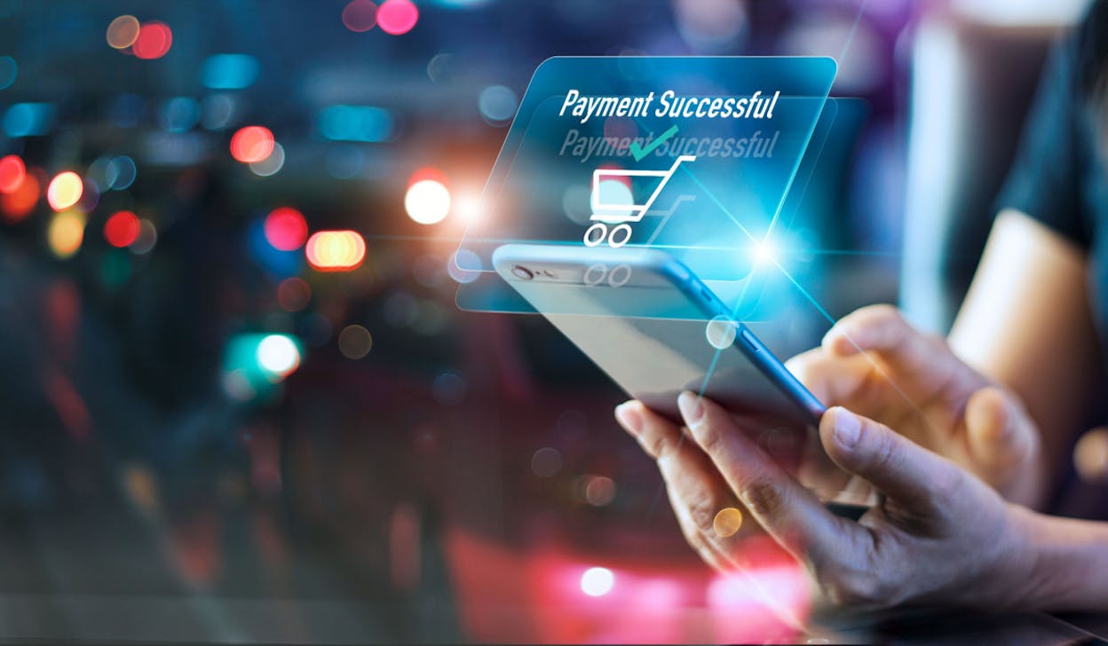 What are Instant Payments? (+ How They’re Changing the Industry)