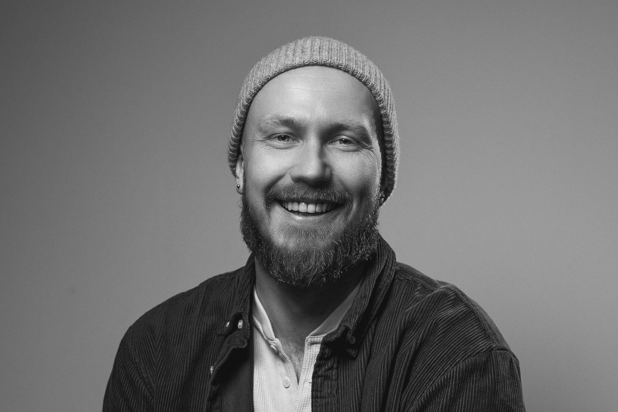 Tom Hoesstee componist van de Moneybird-campagne muziek