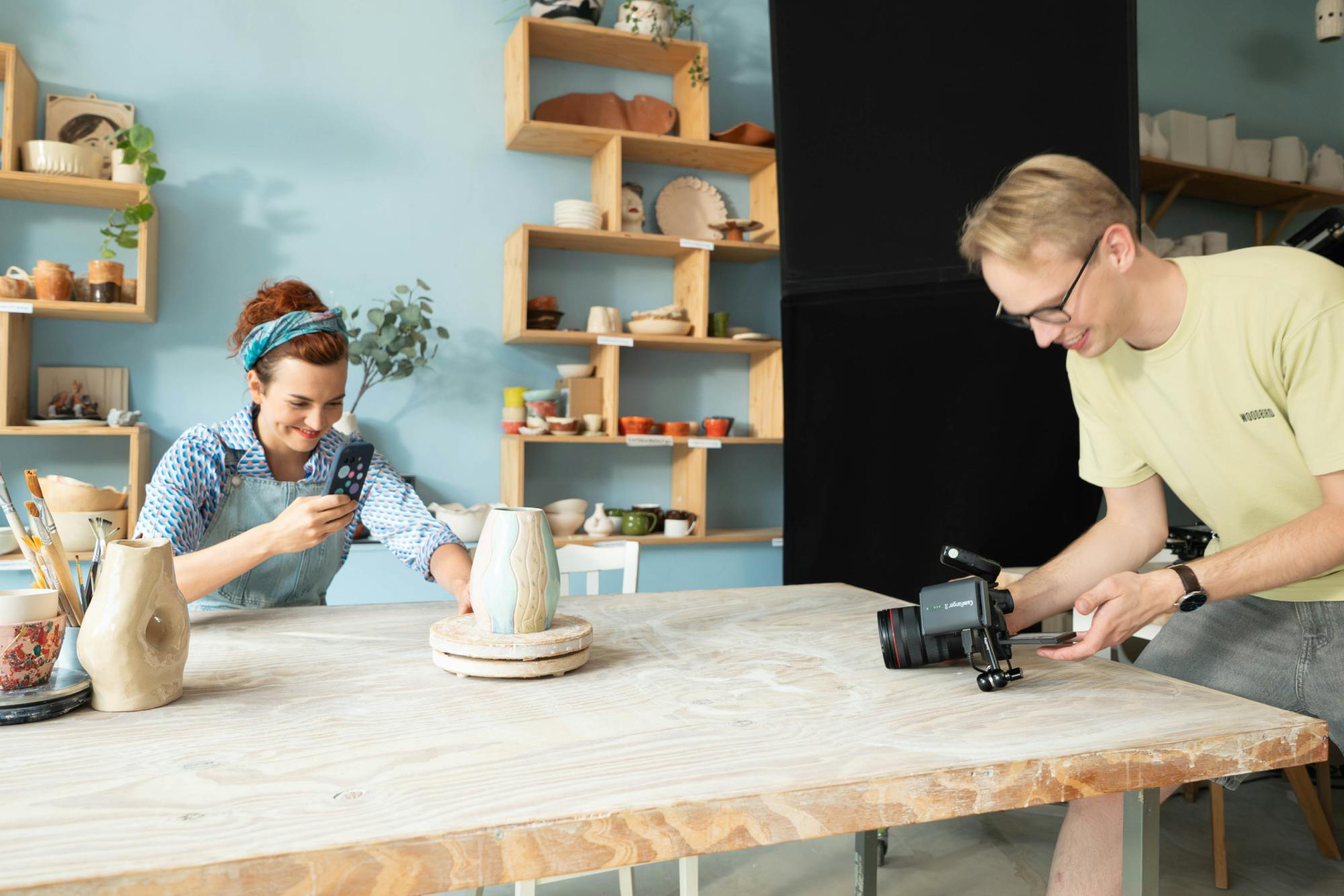 Fotograaf Jochem Boxem tijdens een shootdag van de campagne voor Moneybird