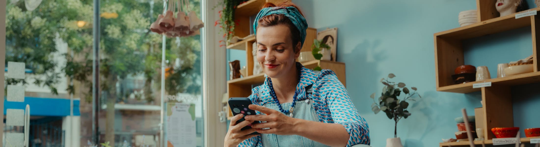 Merel met haar telefoon