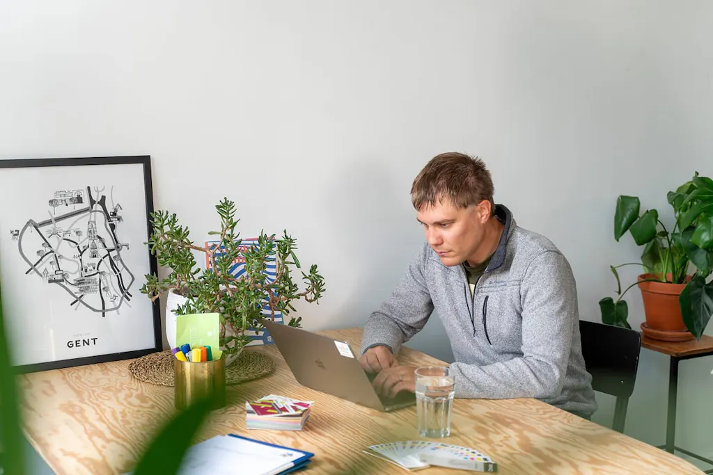 Wouter de Ruyck van Redbit aan het werk