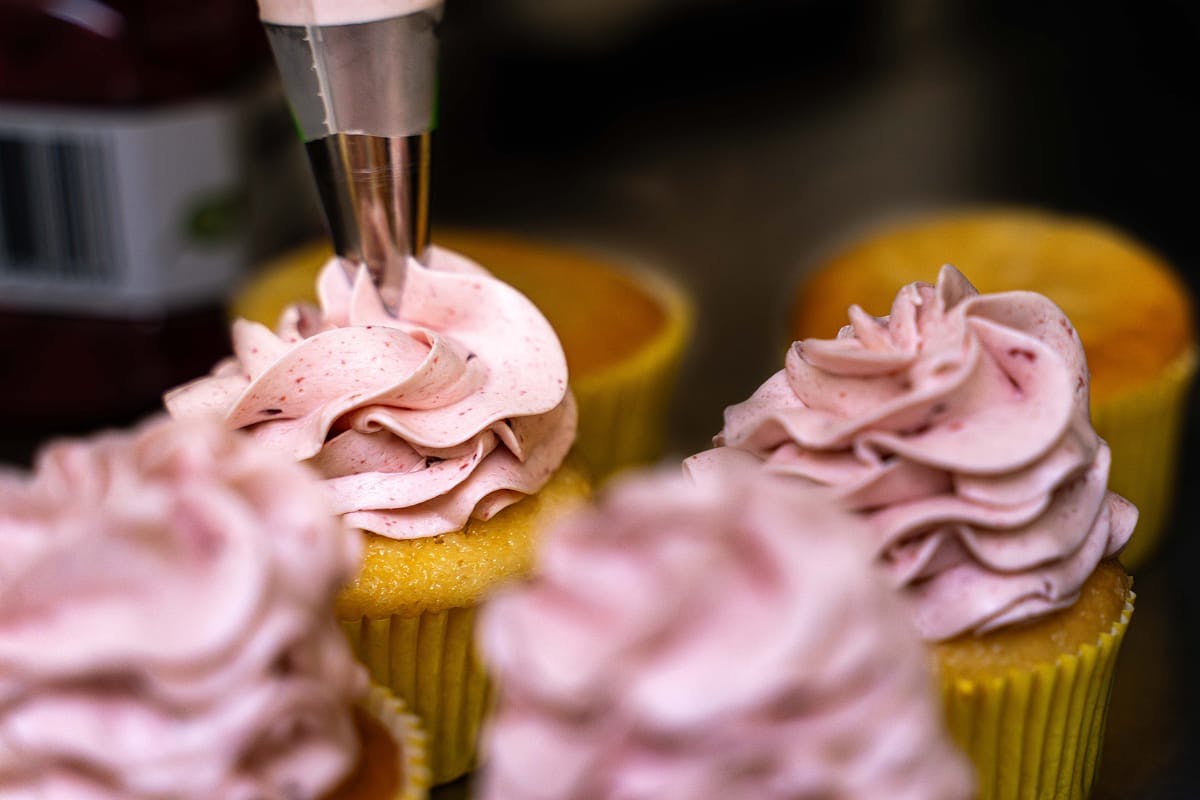 Vera van Zoete Kruimels maakt cupcakes