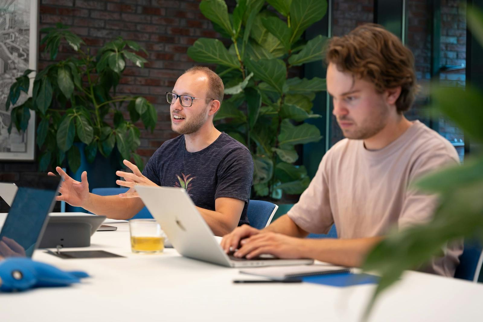 Jeroen en Niels in de boardroom